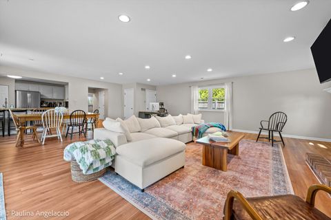 Tiny photo for 5547 S Bruner Street, Hinsdale, IL 60521 (MLS # 12654133)
