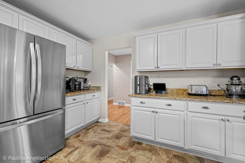 Tiny photo for 5547 S Bruner Street, Hinsdale, IL 60521 (MLS # 12654133)