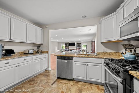 Tiny photo for 5547 S Bruner Street, Hinsdale, IL 60521 (MLS # 12654133)