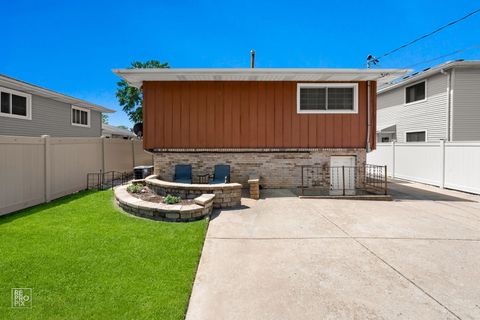 Tiny photo for 9607 Marion Avenue, Oak Lawn, IL 60453 (MLS # 12416425)