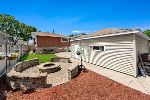 Tiny photo for 9607 Marion Avenue, Oak Lawn, IL 60453 (MLS # 12416425)