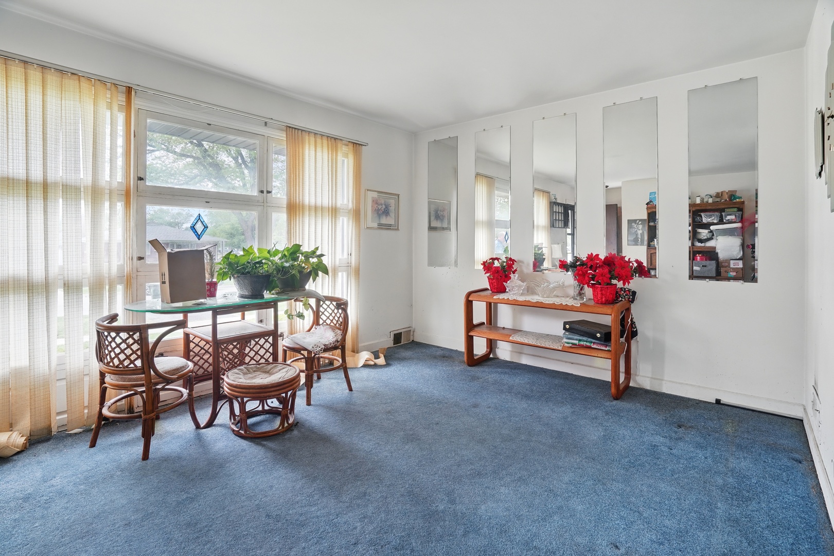 241 N Hamlin Avenue