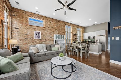 Tiny photo for 2039 W Belmont Avenue #3, Chicago, IL 60618 (MLS # 12617032)