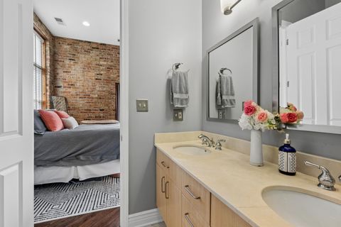 Tiny photo for 2039 W Belmont Avenue #3, Chicago, IL 60618 (MLS # 12617032)
