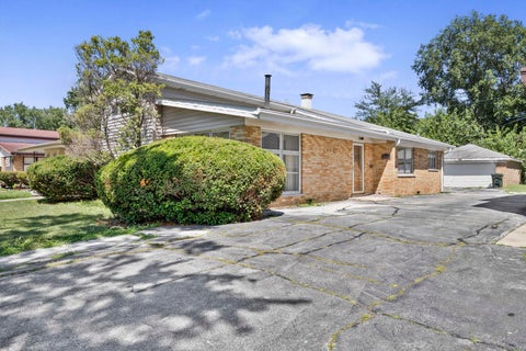 Tiny photo for 15539 Dobson Avenue, Dolton, IL 60419 (MLS # 12720222)