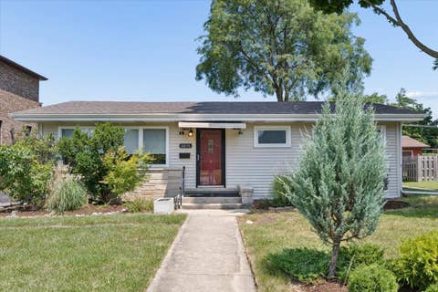 Tiny photo for 6838 Beckwith Road, Morton Grove, IL 60053 (MLS # 12725734)