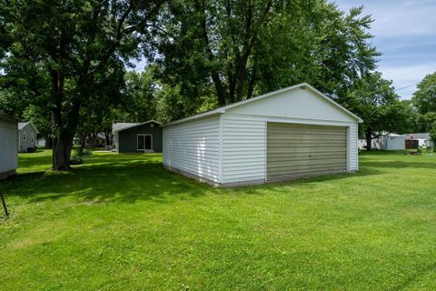 Tiny photo for 314 N 2nd Avenue, Chenoa, IL 61726 (MLS # 12692019)