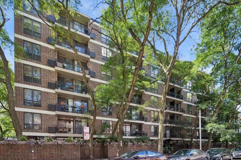 Photo of 2600 N Hampden Court #J1, Chicago, IL 60614 (MLS # 12480606)