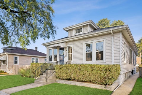 Tiny photo for 4129 Elm Avenue, Brookfield, IL 60513 (MLS # 12796731)