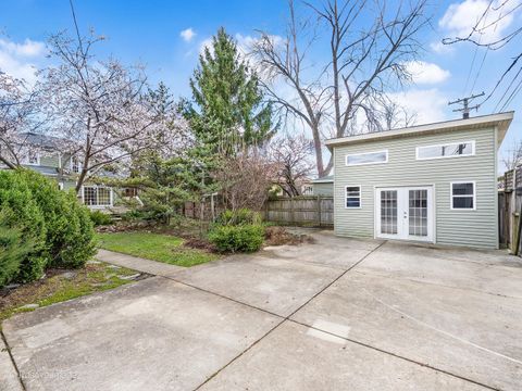 Tiny photo for 1043 N Grove Avenue, Oak Park, IL 60302 (MLS # 12611991)