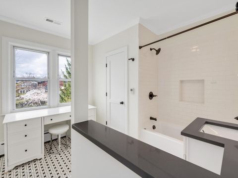 Tiny photo for 1043 N Grove Avenue, Oak Park, IL 60302 (MLS # 12611991)