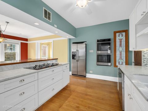 Tiny photo for 1043 N Grove Avenue, Oak Park, IL 60302 (MLS # 12611991)