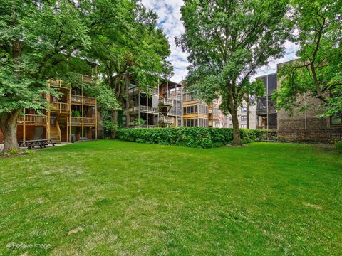 Tiny photo for 1365 E 52nd Street #1E, Chicago, IL 60615 (MLS # 12581515)