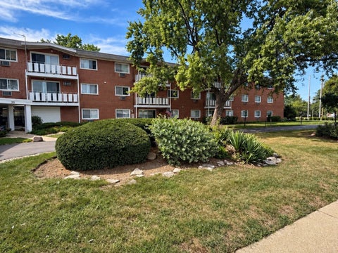 Tiny photo for 25 E Palatine Road #212, Arlington Heights, IL 60004 (MLS # 12756505)