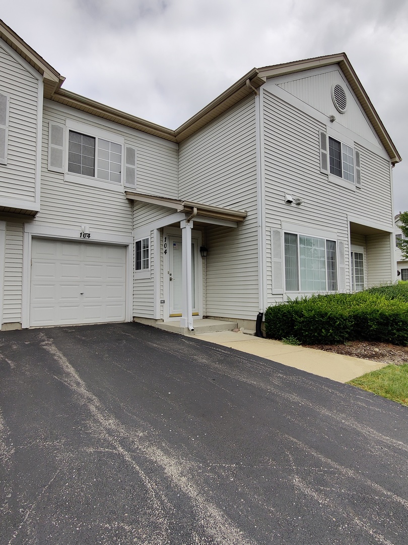 Photo 1 of 9 — 104 Creston Circle 104, Aurora, IL 60504