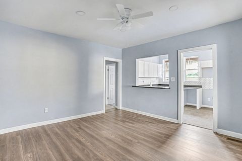 Tiny photo for 7449 S Bennett Avenue, Chicago, IL 60649 (MLS # 12528353)