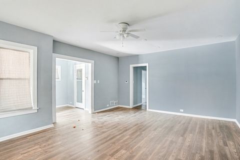 Tiny photo for 7449 S Bennett Avenue, Chicago, IL 60649 (MLS # 12528353)