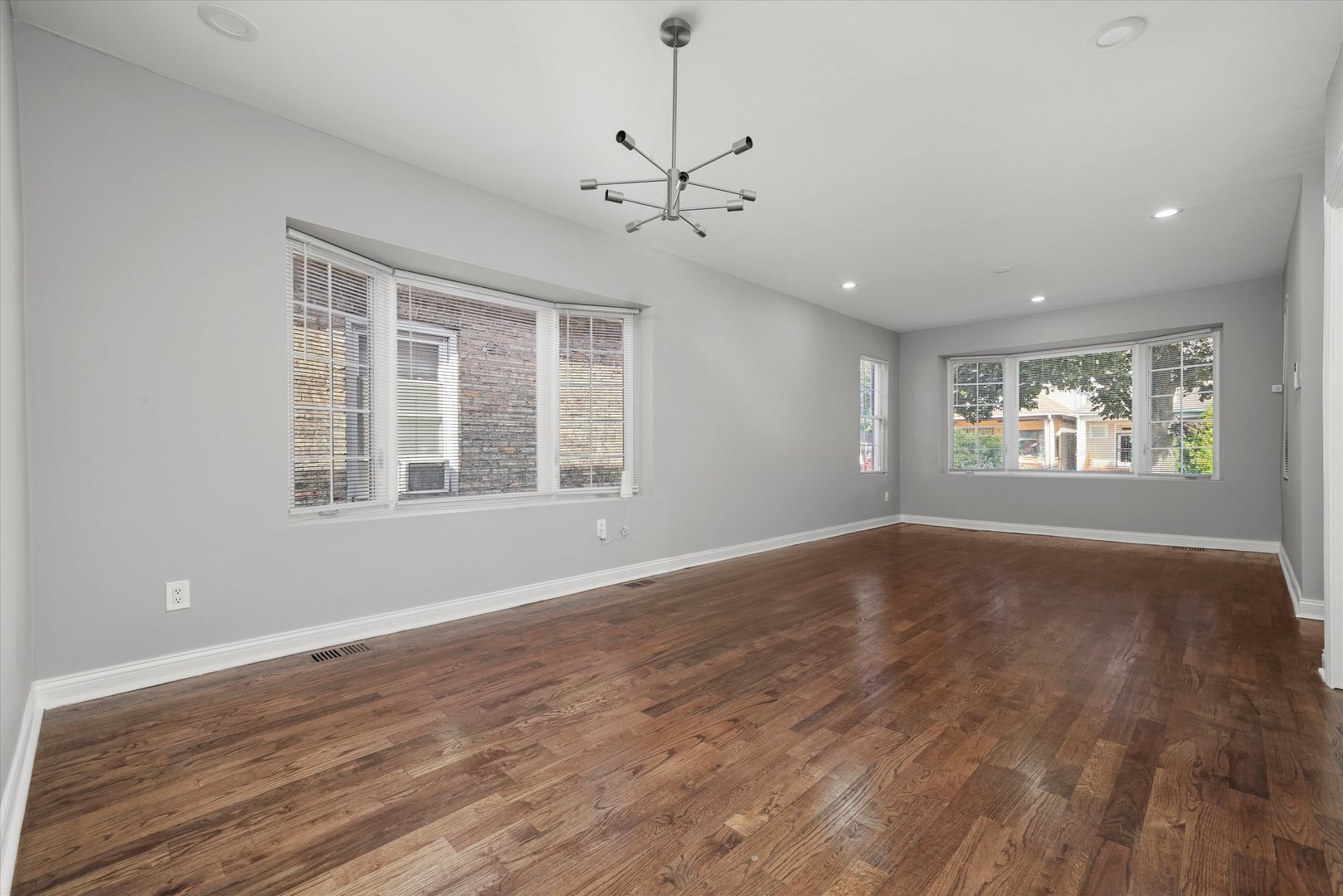 3217 W 64th Place