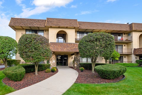 Photo of 7433 Ponderosa Court #2, Orland Park, IL 60462 (MLS # 12782666)