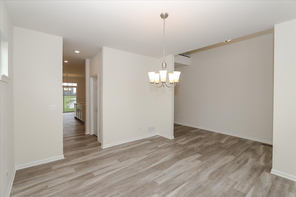 23253 W Tenny Street