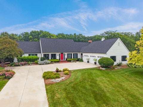 Photo of 1S853 Grove Hill Drive, Batavia, IL 60510 (MLS # 12713725)