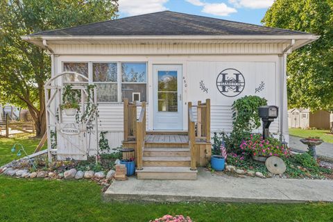 Tiny photo for 450 E Pine Street, Paxton, IL 60957 (MLS # 12500829)