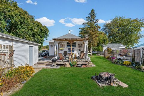 Tiny photo for 450 E Pine Street, Paxton, IL 60957 (MLS # 12500829)