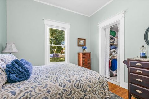 Tiny photo for 450 E Pine Street, Paxton, IL 60957 (MLS # 12500829)