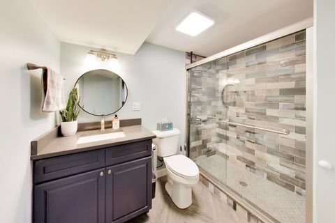 Tiny photo for 1605 Crowfoot Circle S, Hoffman Estates, IL 60169 (MLS # 12677065)