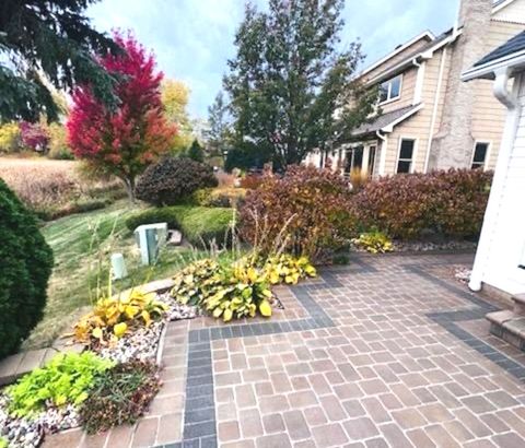 Tiny photo for 1605 Crowfoot Circle S, Hoffman Estates, IL 60169 (MLS # 12677065)