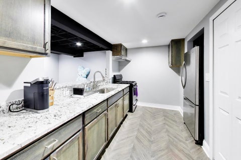 Tiny photo for 1605 Crowfoot Circle S, Hoffman Estates, IL 60169 (MLS # 12677065)