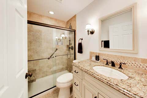 Tiny photo for 1605 Crowfoot Circle S, Hoffman Estates, IL 60169 (MLS # 12677065)