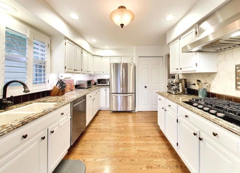 Tiny photo for 1605 Crowfoot Circle, Hoffman Estates, IL 60169 (MLS # 12677065)