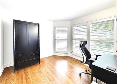 Tiny photo for 1605 Crowfoot Circle S, Hoffman Estates, IL 60169 (MLS # 12677065)