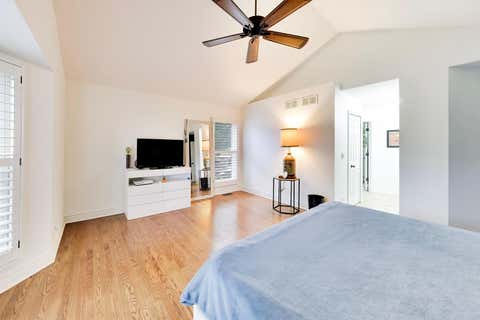 Tiny photo for 1605 Crowfoot Circle S, Hoffman Estates, IL 60169 (MLS # 12677065)