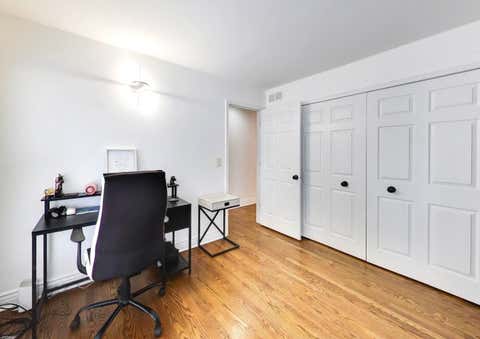 Tiny photo for 1605 Crowfoot Circle, Hoffman Estates, IL 60169 (MLS # 12677065)