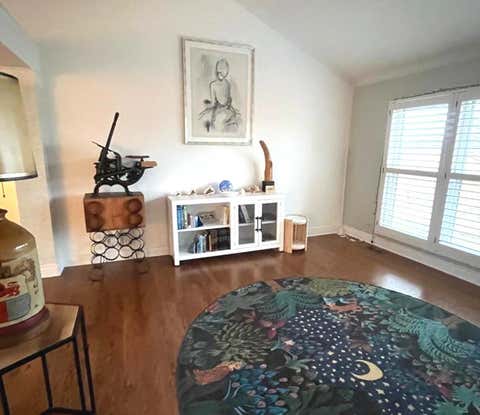 Tiny photo for 1605 Crowfoot Circle S, Hoffman Estates, IL 60169 (MLS # 12677065)