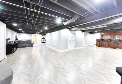 Tiny photo for 1605 Crowfoot Circle, Hoffman Estates, IL 60169 (MLS # 12677065)
