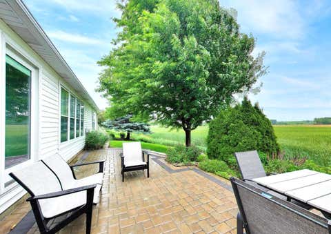 Tiny photo for 1605 Crowfoot Circle, Hoffman Estates, IL 60169 (MLS # 12677065)
