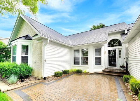 Tiny photo for 1605 Crowfoot Circle S, Hoffman Estates, IL 60169 (MLS # 12677065)