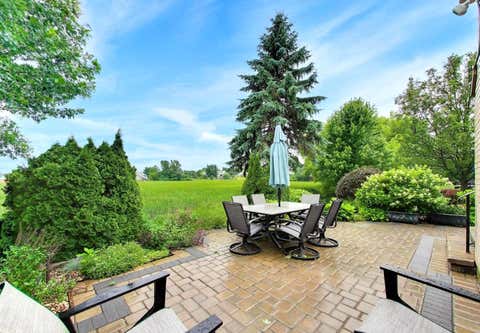 Tiny photo for 1605 Crowfoot Circle, Hoffman Estates, IL 60169 (MLS # 12677065)
