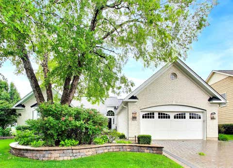 Tiny photo for 1605 Crowfoot Circle, Hoffman Estates, IL 60169 (MLS # 12677065)