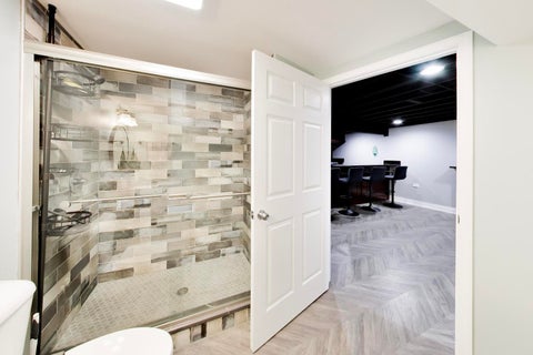Tiny photo for 1605 Crowfoot Circle S, Hoffman Estates, IL 60169 (MLS # 12677065)
