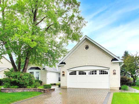 Photo of 1605 Crowfoot Circle, Hoffman Estates, IL 60169 (MLS # 12677065)