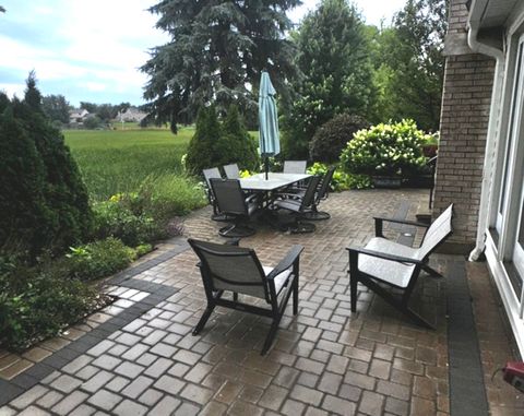 Tiny photo for 1605 Crowfoot Circle S, Hoffman Estates, IL 60169 (MLS # 12677065)