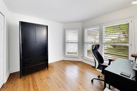 Tiny photo for 1605 Crowfoot Circle S, Hoffman Estates, IL 60169 (MLS # 12677065)