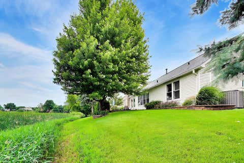Tiny photo for 1605 Crowfoot Circle S, Hoffman Estates, IL 60169 (MLS # 12677065)