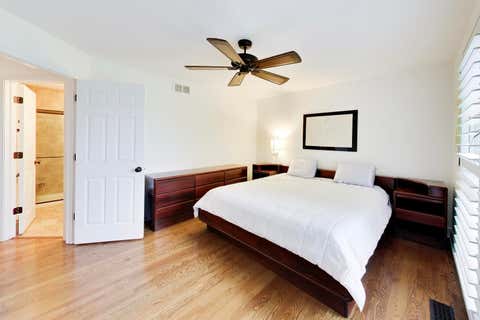 Tiny photo for 1605 Crowfoot Circle S, Hoffman Estates, IL 60169 (MLS # 12677065)