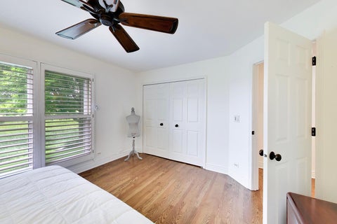 Tiny photo for 1605 Crowfoot Circle S, Hoffman Estates, IL 60169 (MLS # 12677065)