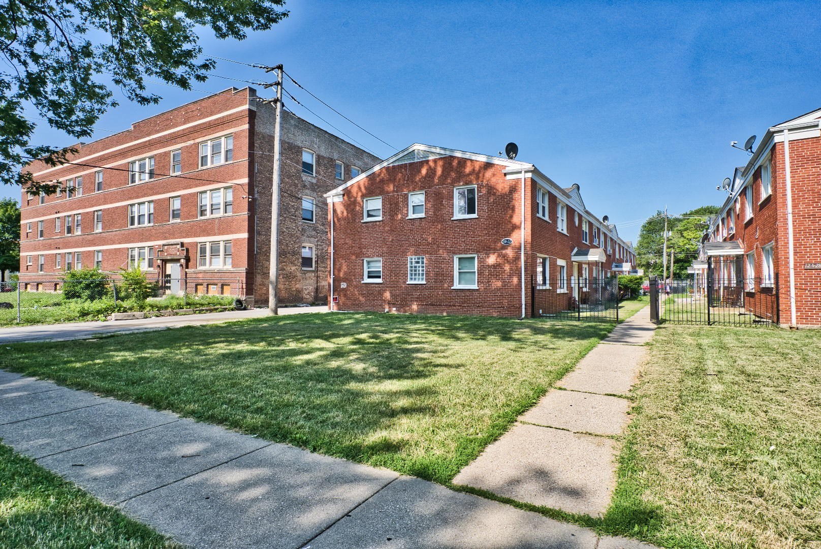 118 N Menard Avenue - Photo 2